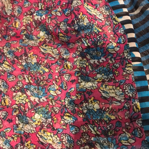 Scarf - Picture 4 of 4